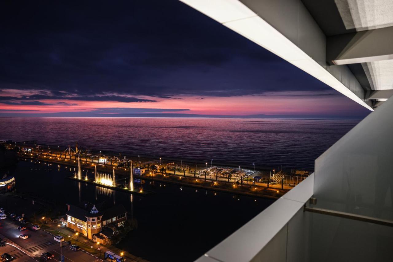 Black Sea VI Dari Apartments Batumi Exterior photo